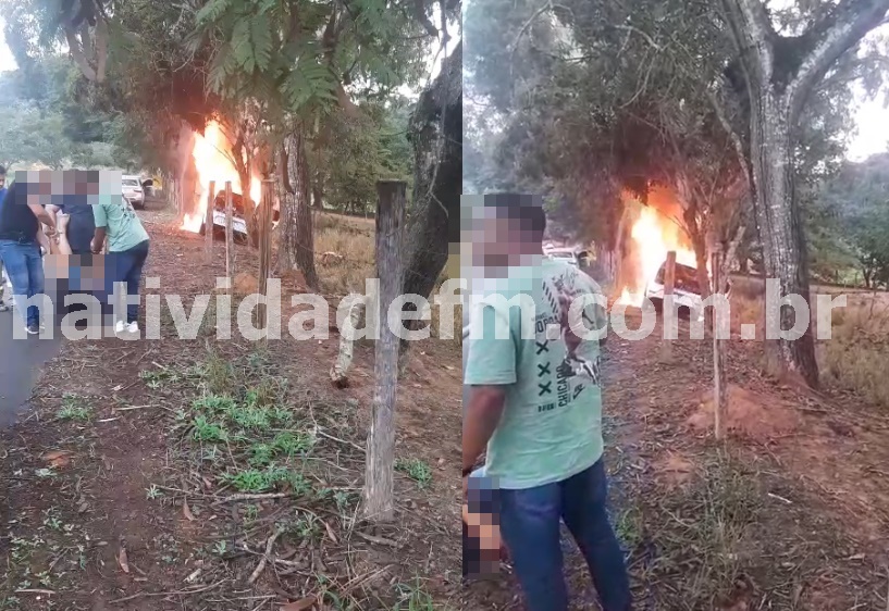 Motorista foi retirado do carro por populares