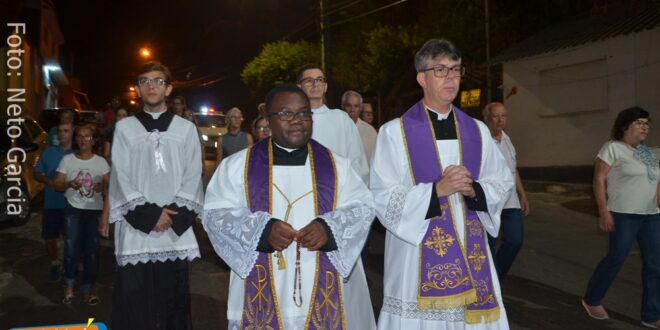 Pe. Janvier ( esquerda da foto) ao lado do pe. João Genes
